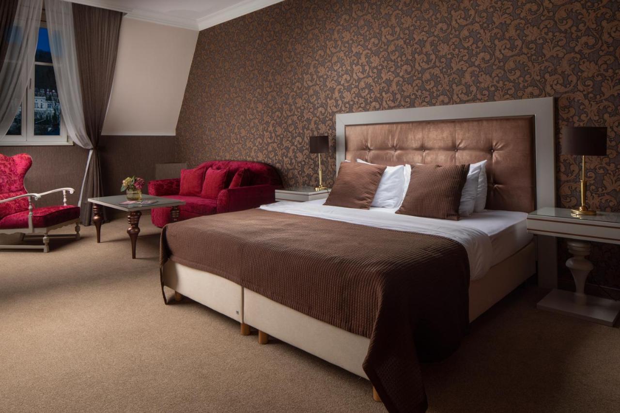 Promenada Romantic Hotel การ์โลวีวารี ภายนอก รูปภาพ