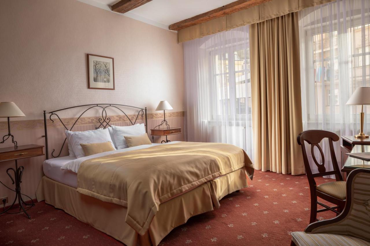 Promenada Romantic Hotel การ์โลวีวารี ภายนอก รูปภาพ